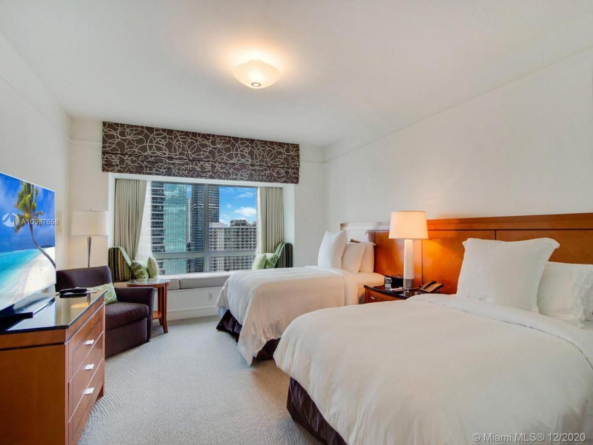 Four Seasons Hotel Miami - Luxury Private Residences Exteriör bild