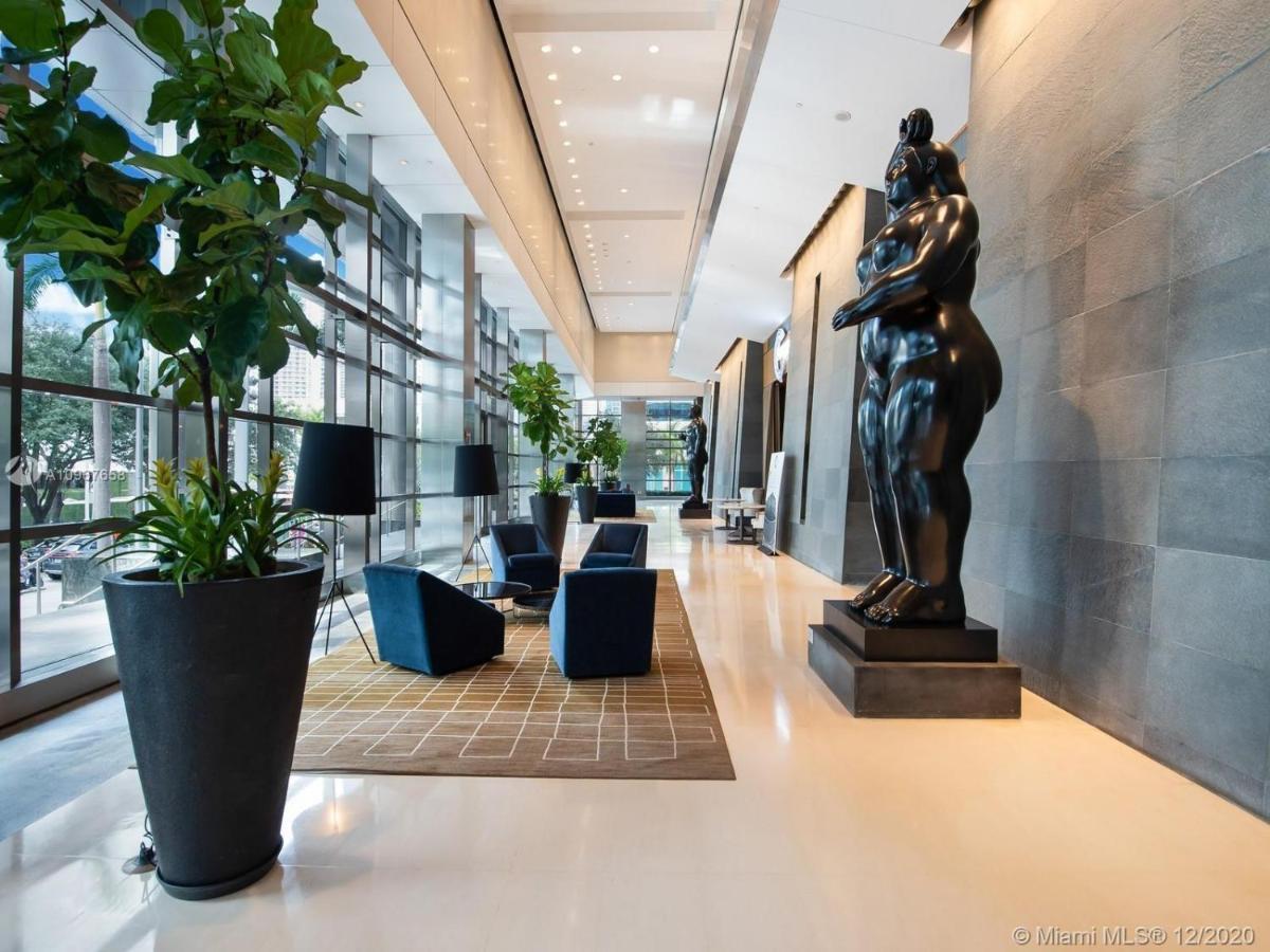 Four Seasons Hotel Miami - Luxury Private Residences Exteriör bild
