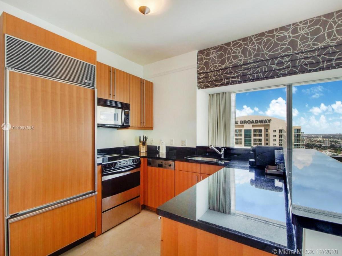 Four Seasons Hotel Miami - Luxury Private Residences Exteriör bild