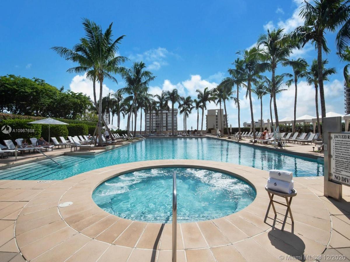 Four Seasons Hotel Miami - Luxury Private Residences Exteriör bild