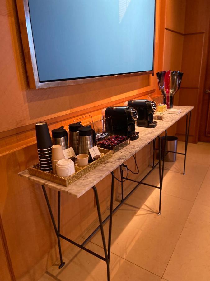 Four Seasons Hotel Miami - Luxury Private Residences Exteriör bild